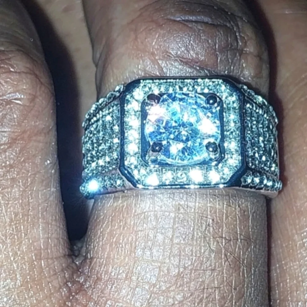 Glamorous Silver Statement Ring with Sparkling Centerpiece